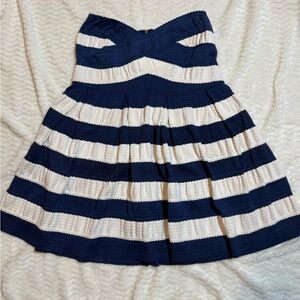 Sugar Rain Chic Strapless Navy and White Dress. Size small. Oh so adorable 😊